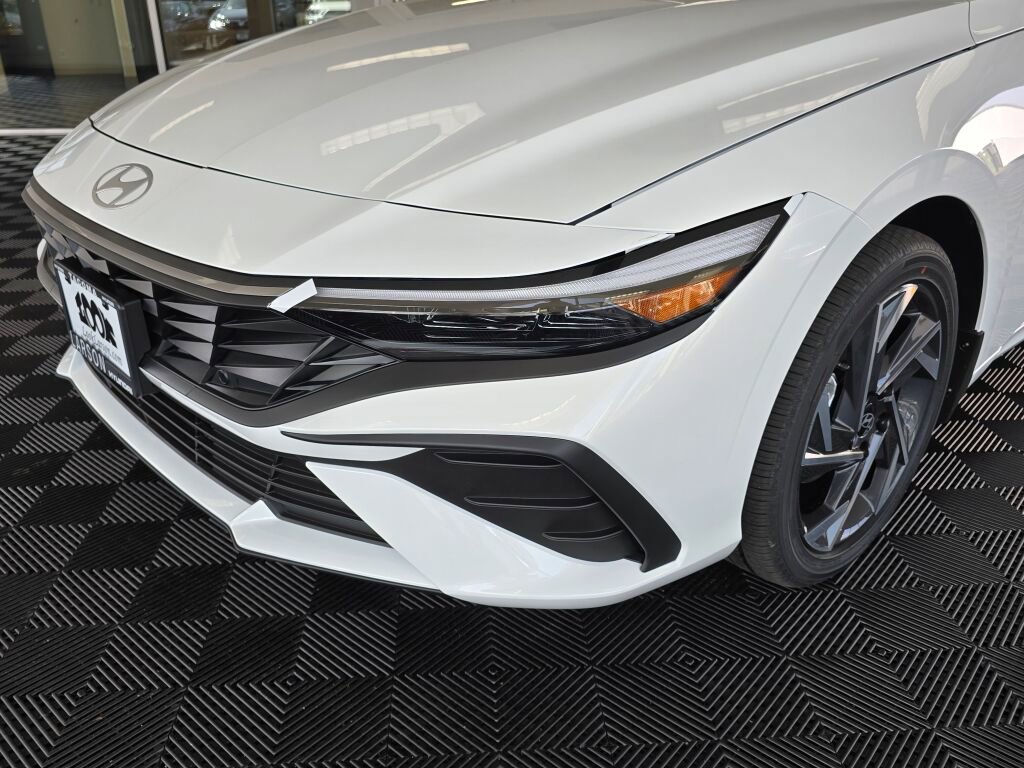 New 2025 Hyundai Elantra SEL image 10