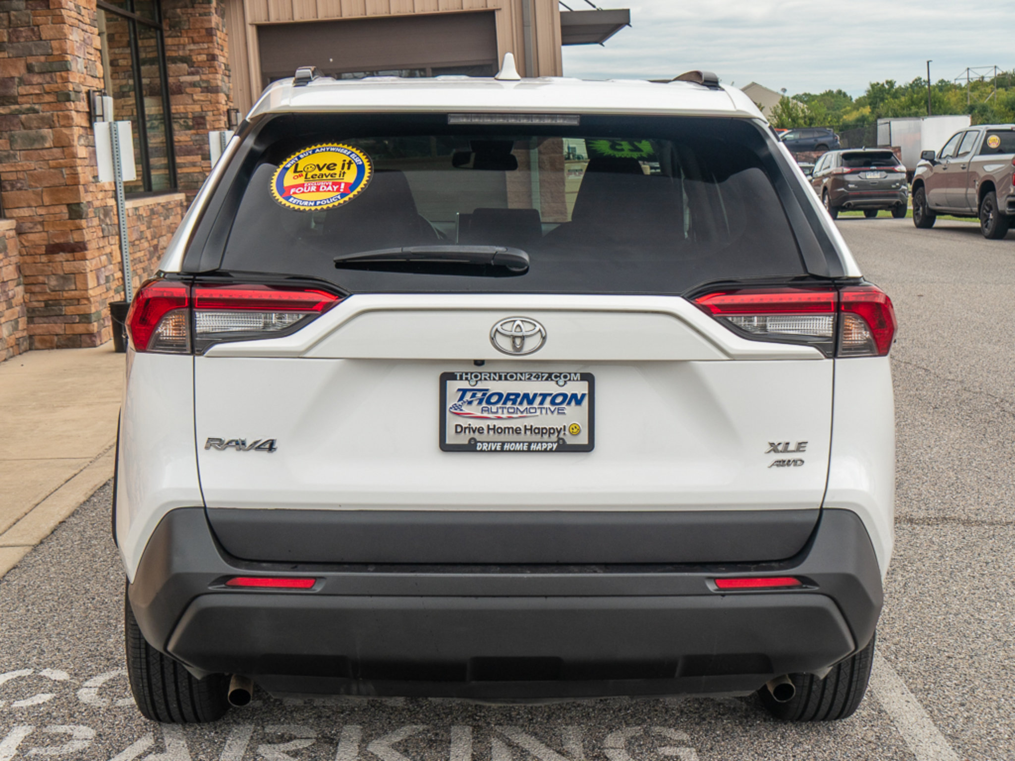 Used 2023 Toyota RAV4 XLE AWD/4WD image 4