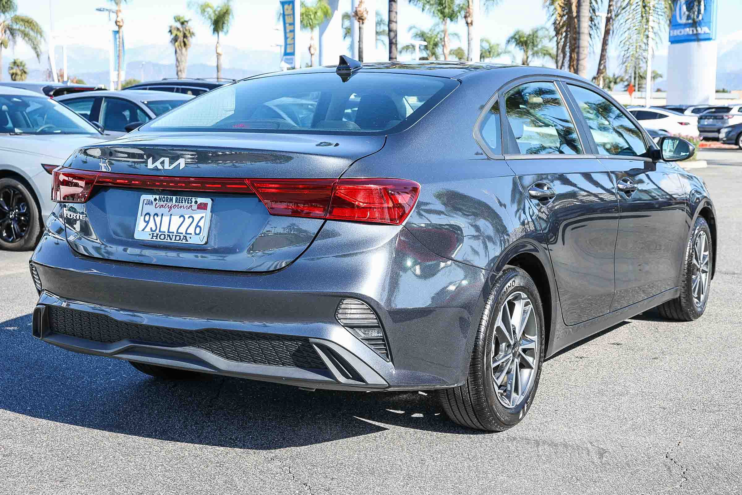 Used 2022 Kia Forte LXS image 7