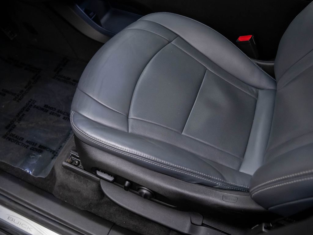 Used 2019 Buick Enclave Essence w/ LPO, Sport Appearance Package image 13