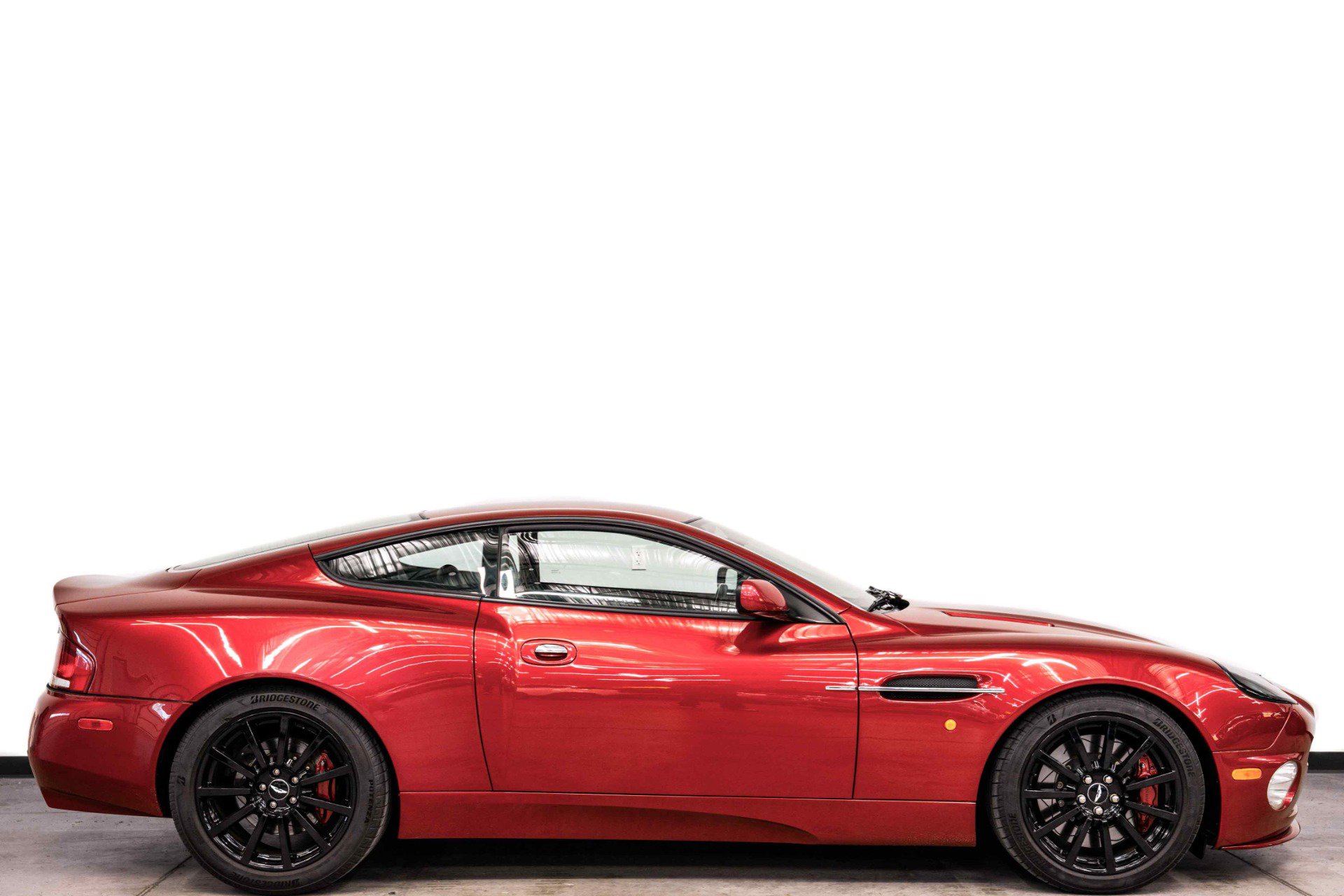 Used 2005 Aston Martin Vanquish S RWD image 2