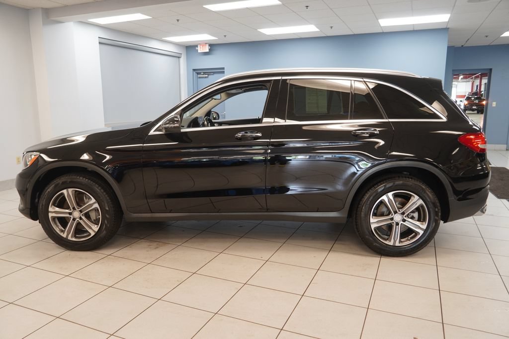 Used 2016 Mercedes-Benz GLC 300 4MATIC image 2
