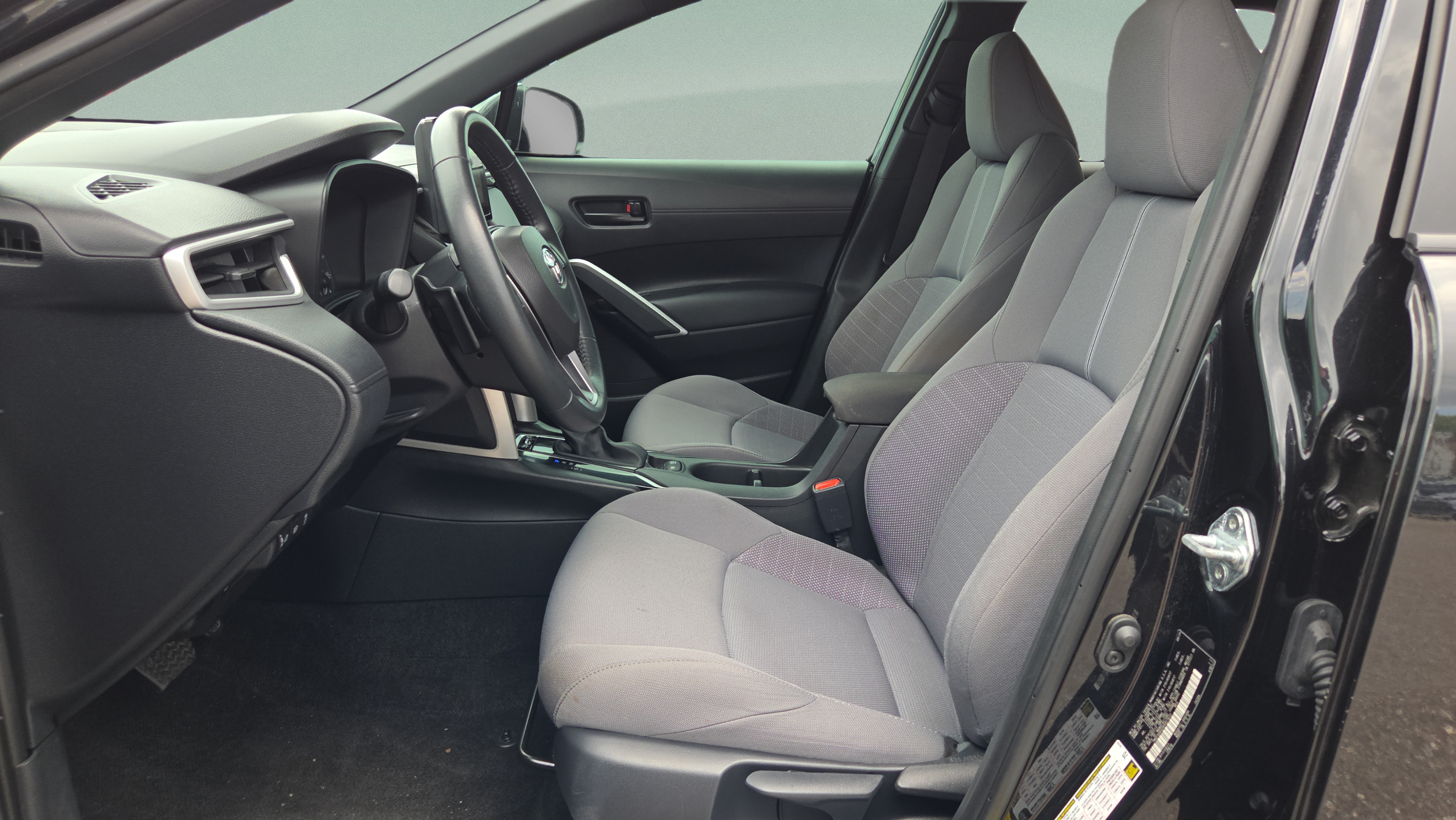 Used 2024 Toyota Corolla Cross AWD Hybrid image 10