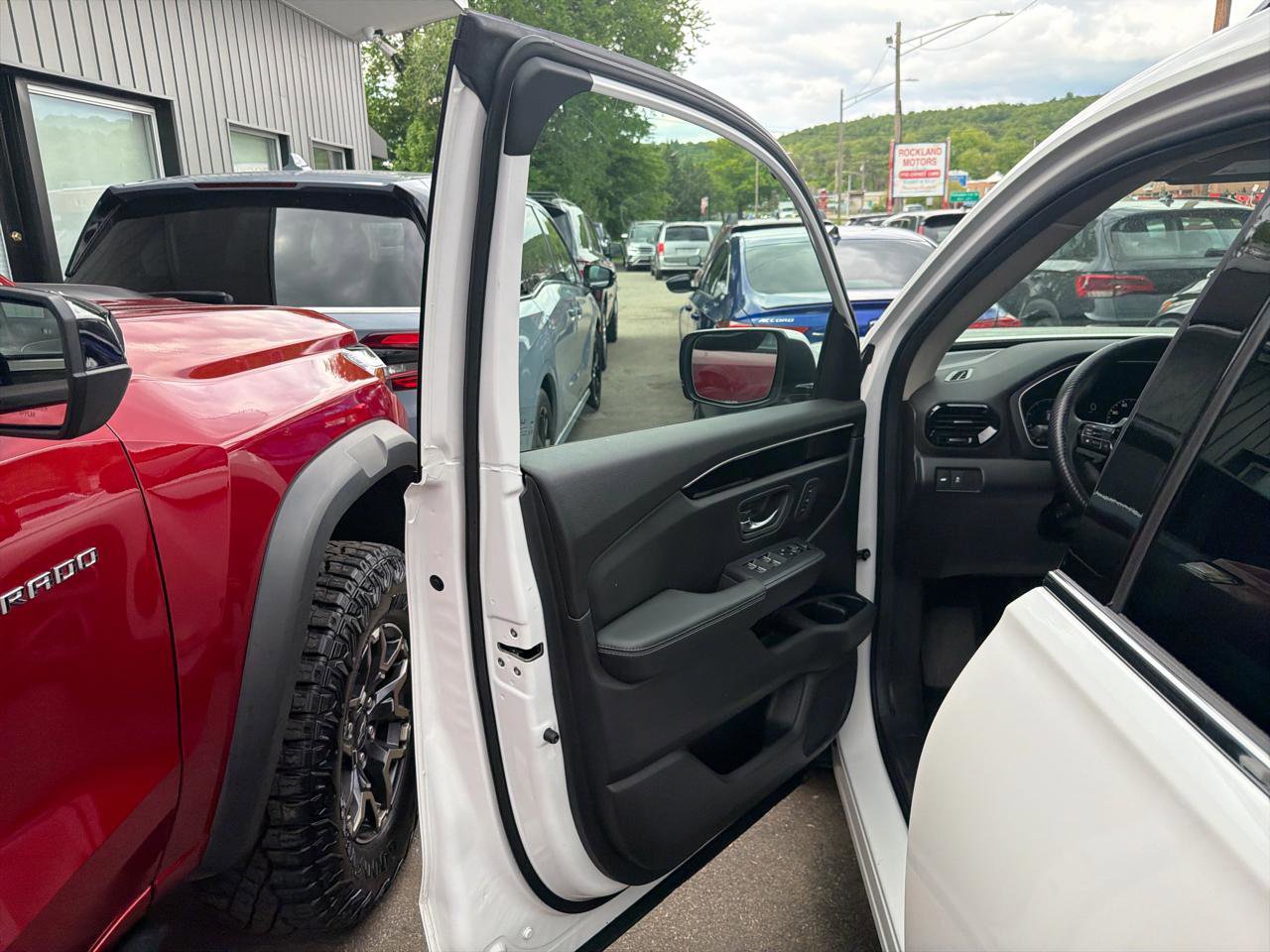 Used 2024 Honda Pilot Touring image 16