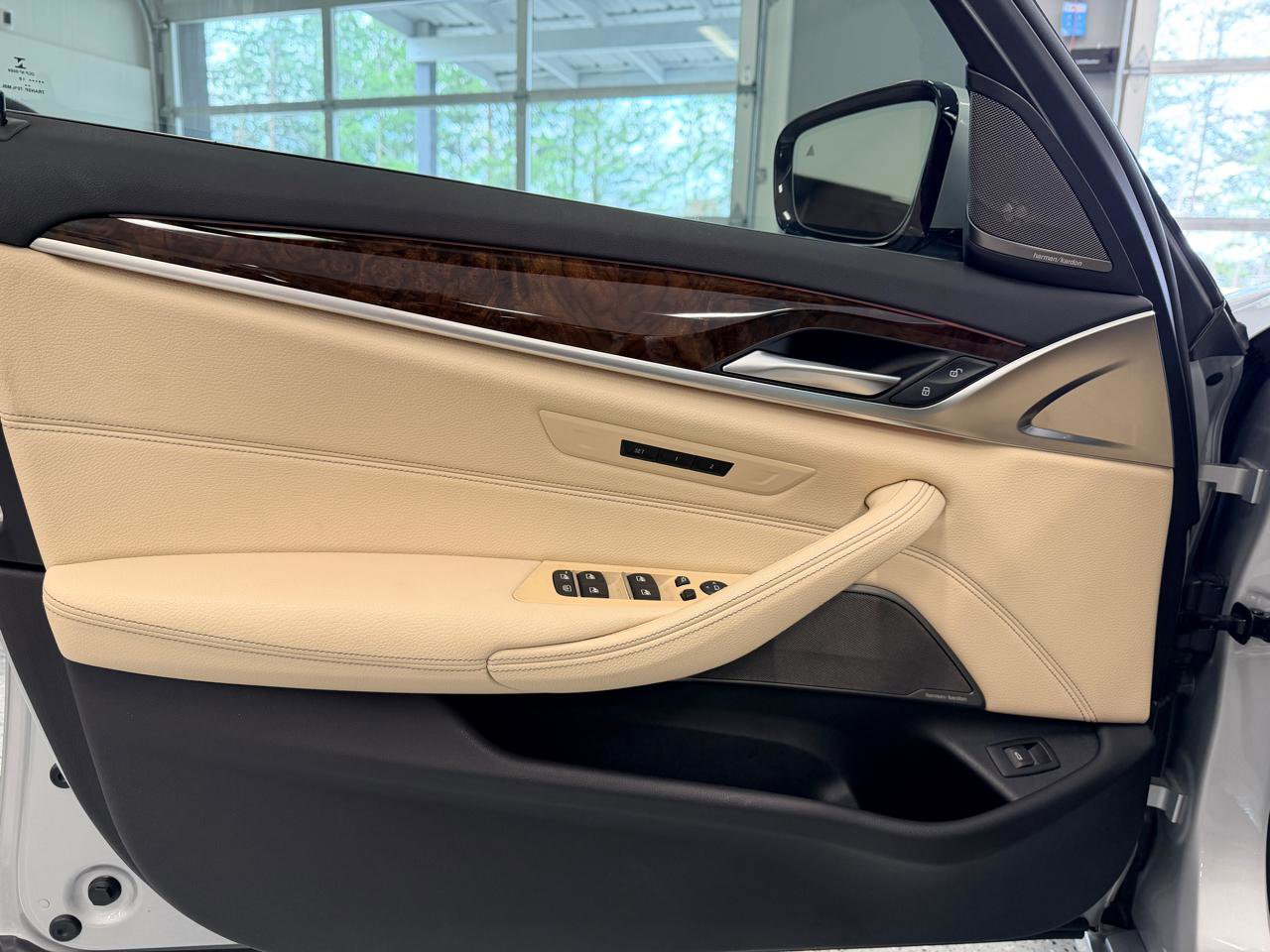 Used 2019 BMW 530i w/ Premium Package RWD image 17