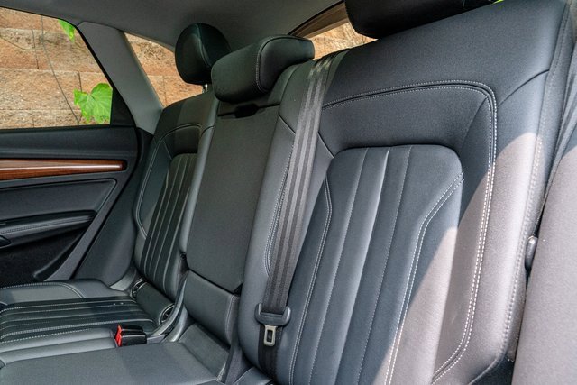 Used 2021 Audi Q5 e Premium Plus w/ Premium Plus Package image 23