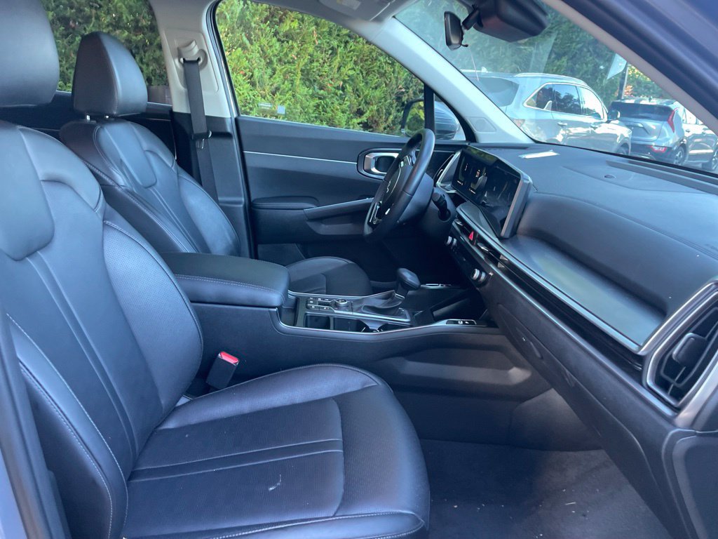 Used 2025 Kia Sorento S AWD/4WD image 23