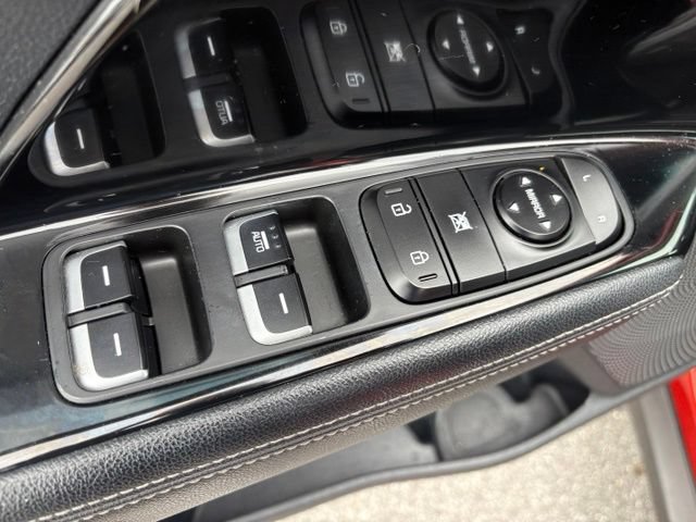 Used 2022 Kia Niro LXS FWD image 11