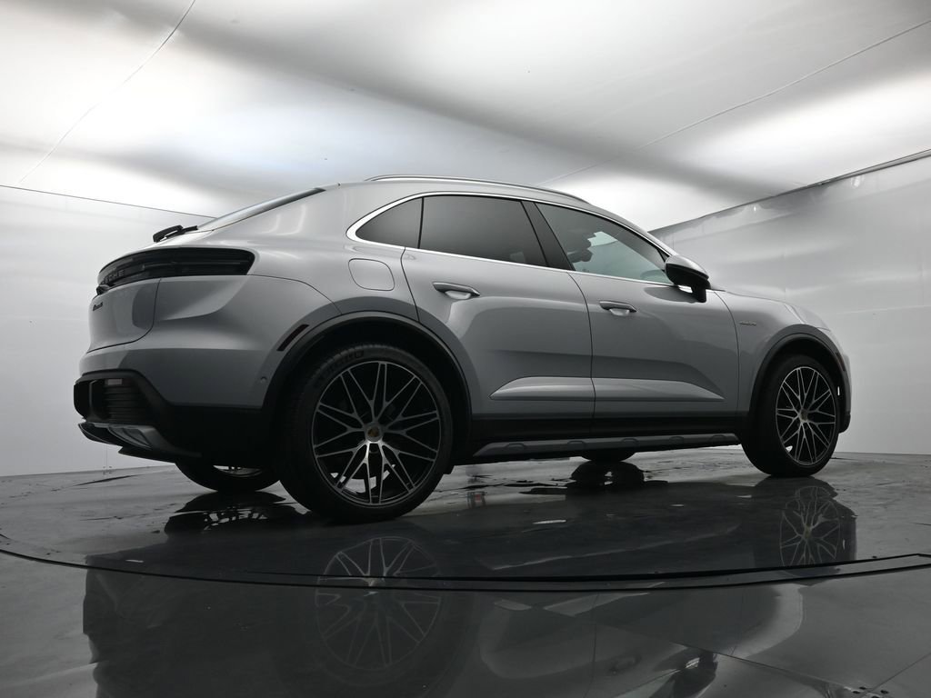 Certified 2024 Porsche Macan 4 Electric image 49