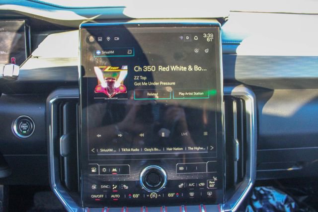 Used 2024 GMC Acadia AT4 image 22