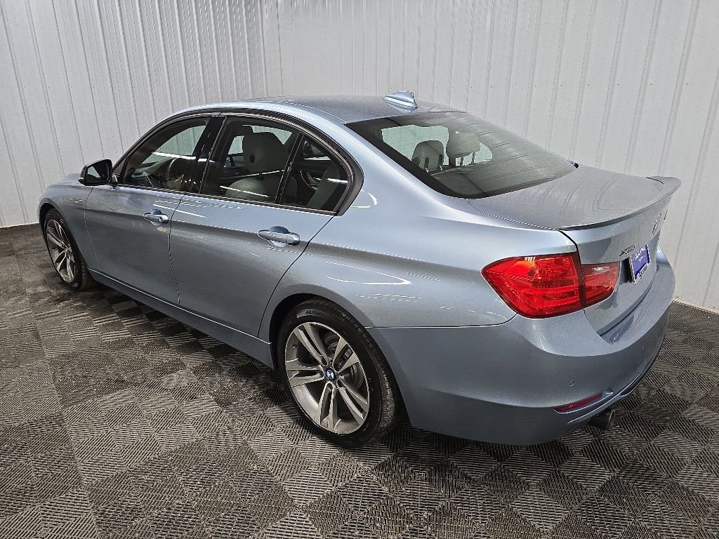 Used 2013 BMW 335i xDrive Sedan AWD/4WD image 9