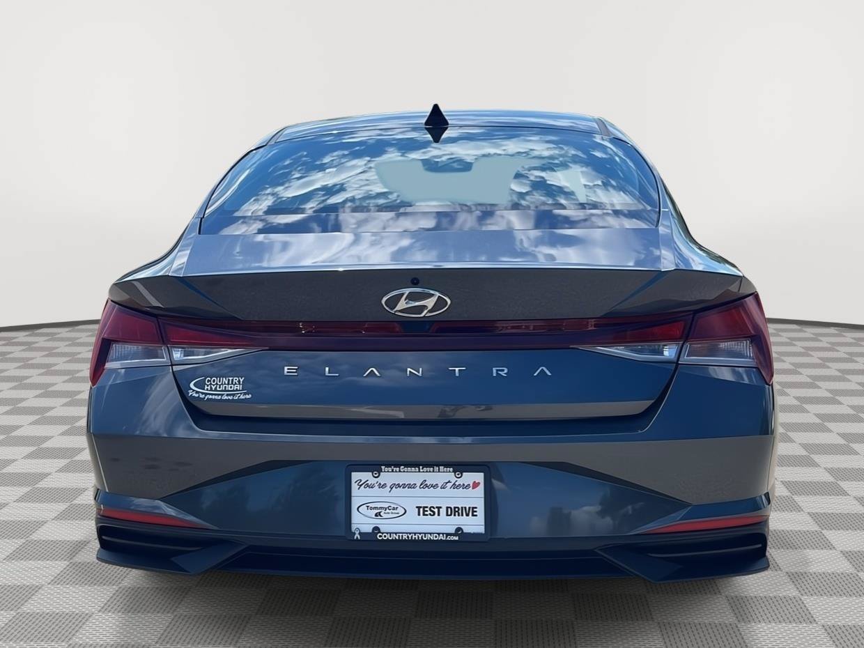 Used 2023 Hyundai Elantra SEL w/ Convenience Package FWD image 7