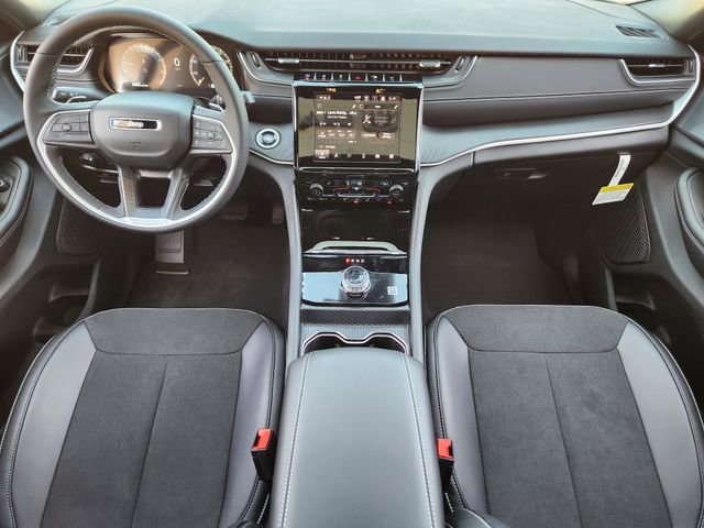 New 2025 Jeep Grand Cherokee Altitude RWD image 20