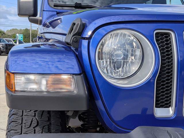 Certified 2018 Jeep Wrangler Unlimited Sahara w/ Cold Weather Group AWD/4WD image 10