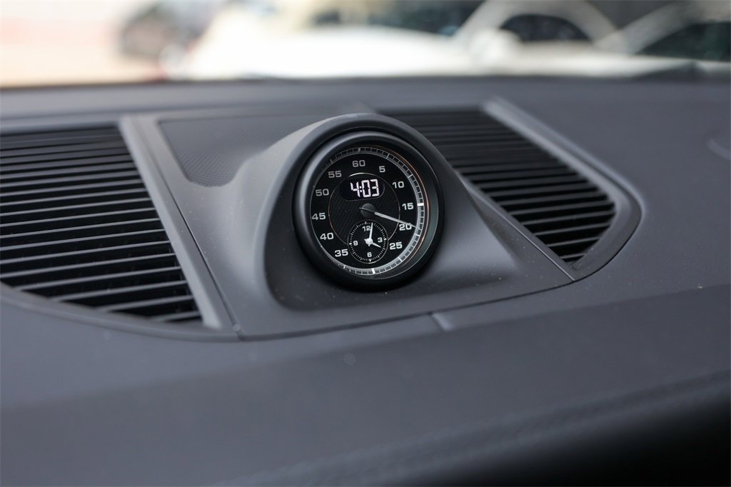 Certified 2025 Porsche Macan Turbo image 20