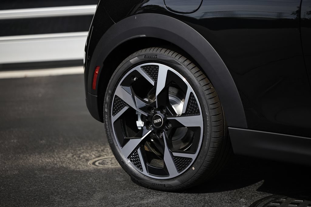 New 2026 MINI Cooper 2-Door Hardtop FWD image 6