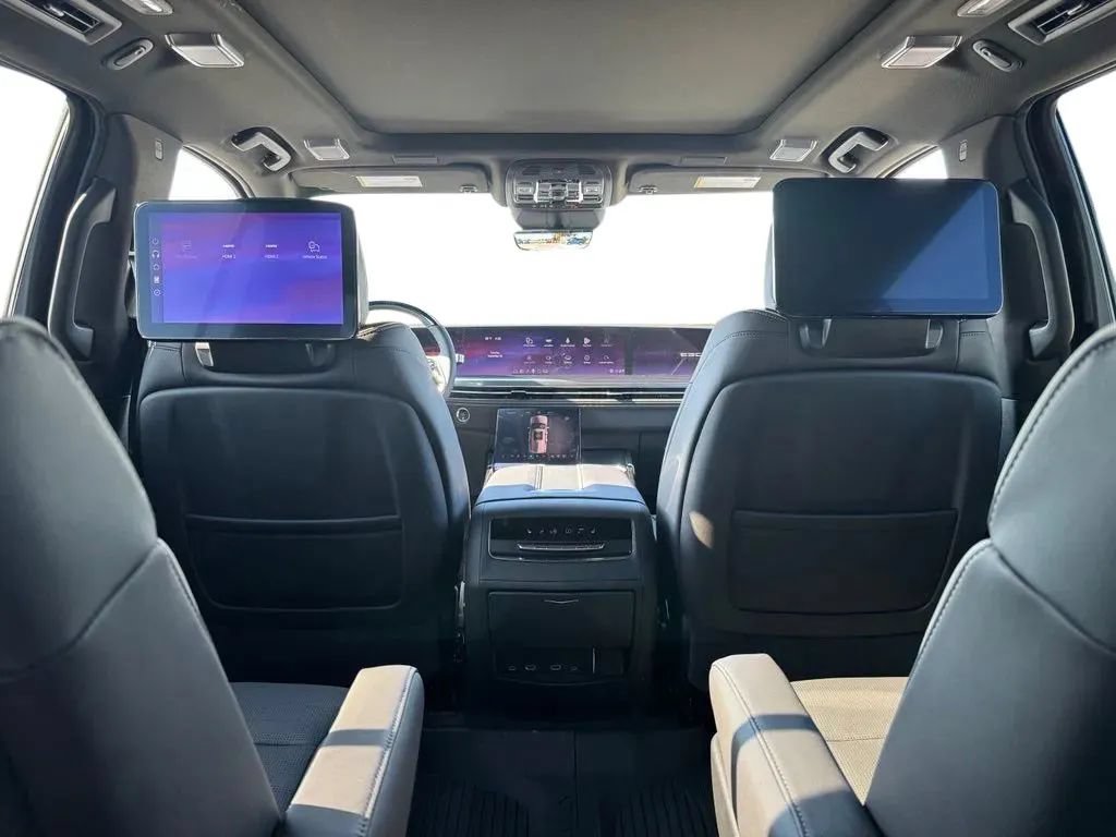 New 2026 Cadillac Escalade ESV Sport w/ Touring Package AWD/4WD image 21