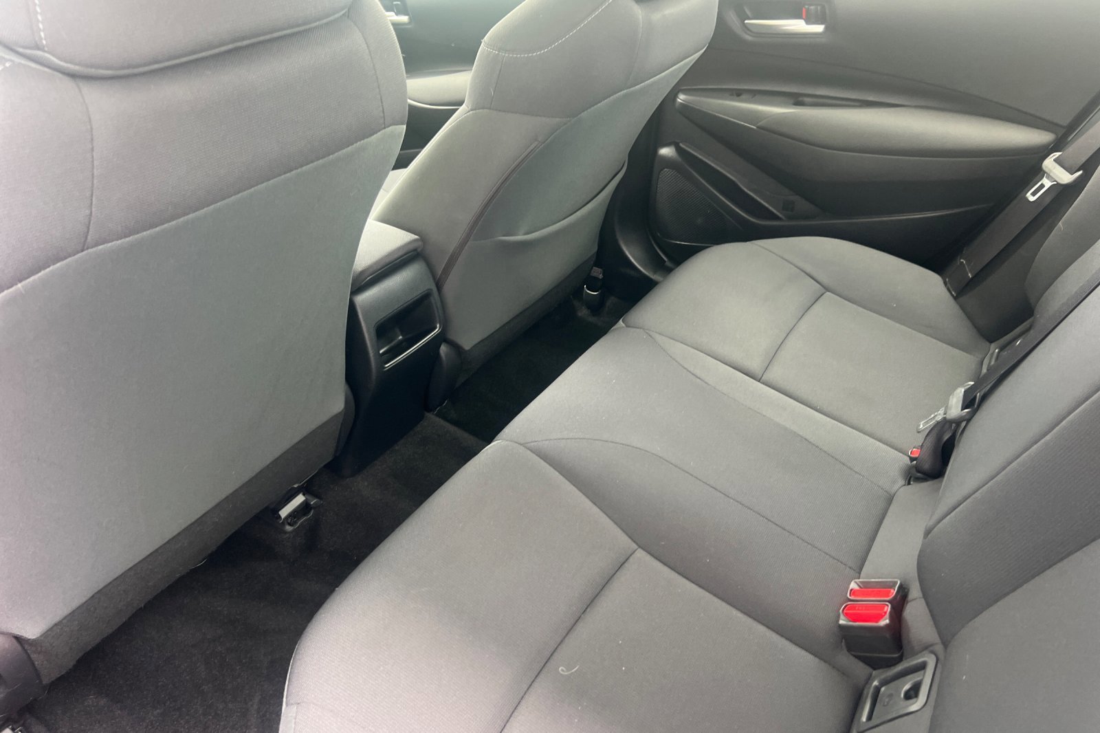 Used 2021 Toyota Corolla LE image 12