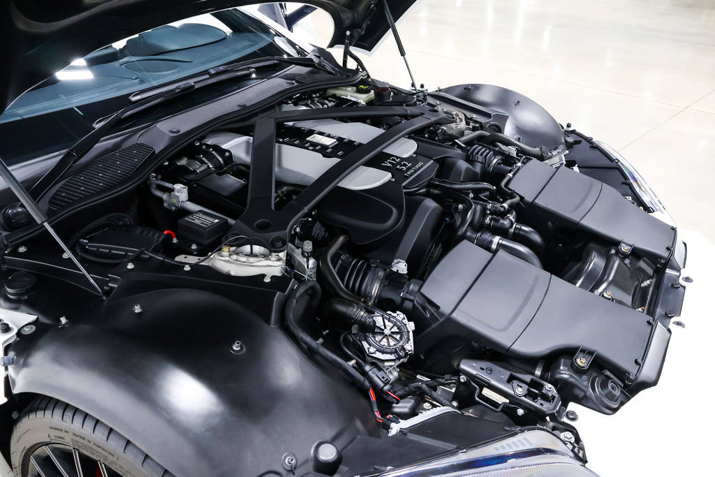Used 2023 Aston Martin V12 Vantage RWD image 45