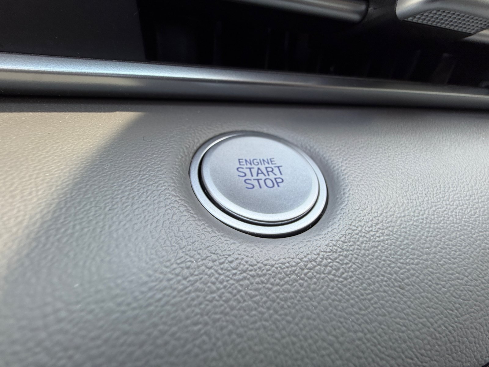 Used 2025 Hyundai Elantra Sport FWD image 30
