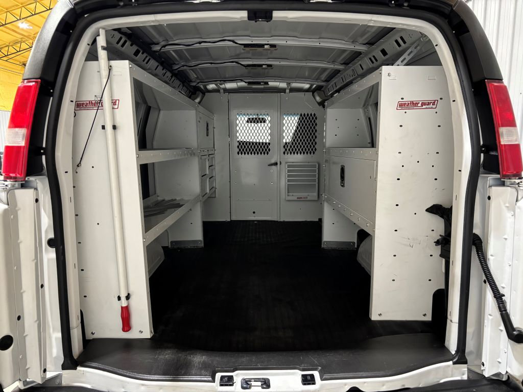 Used 2017 Chevrolet Express 2500 image 19