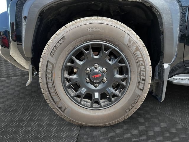 Used 2025 Toyota 4Runner TRD Off-Road Premium AWD/4WD image 13