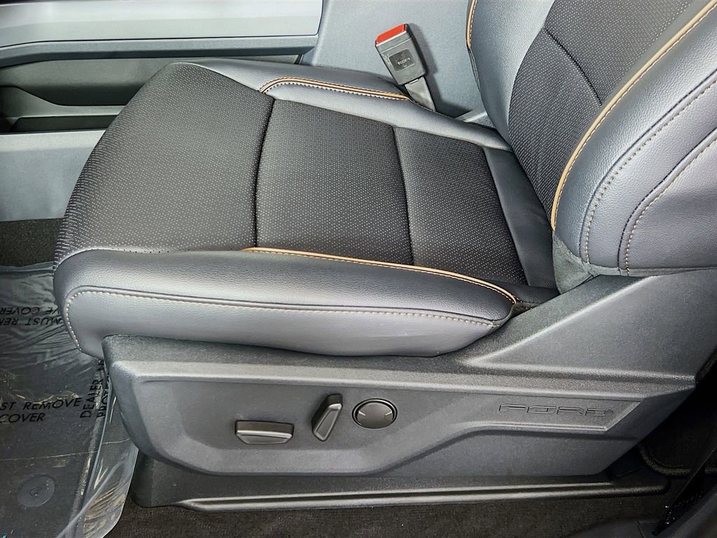 New 2026 Ford F250 Lariat w/ Black Appearance Package image 23