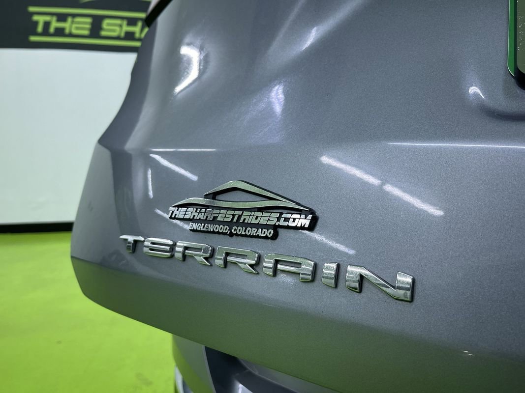 Used 2024 GMC Terrain SLT image 13