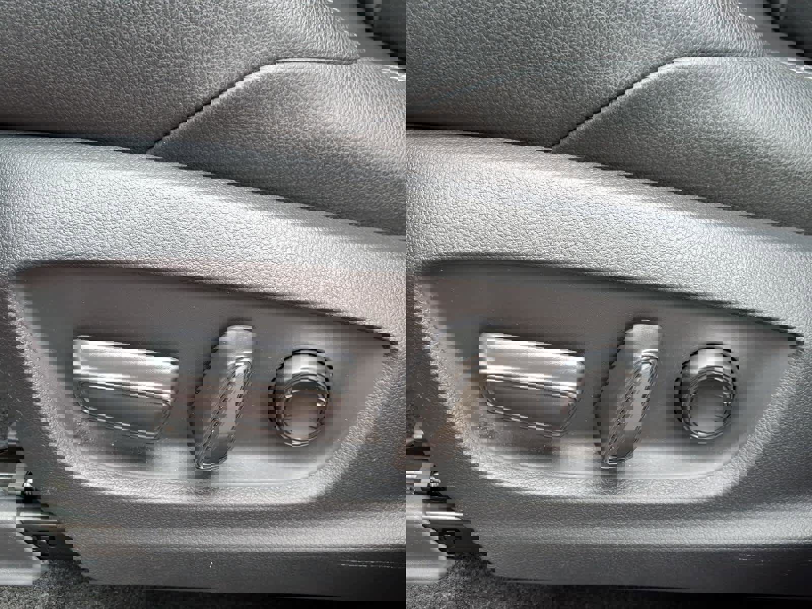 Certified 2023 Subaru Solterra AWD image 30