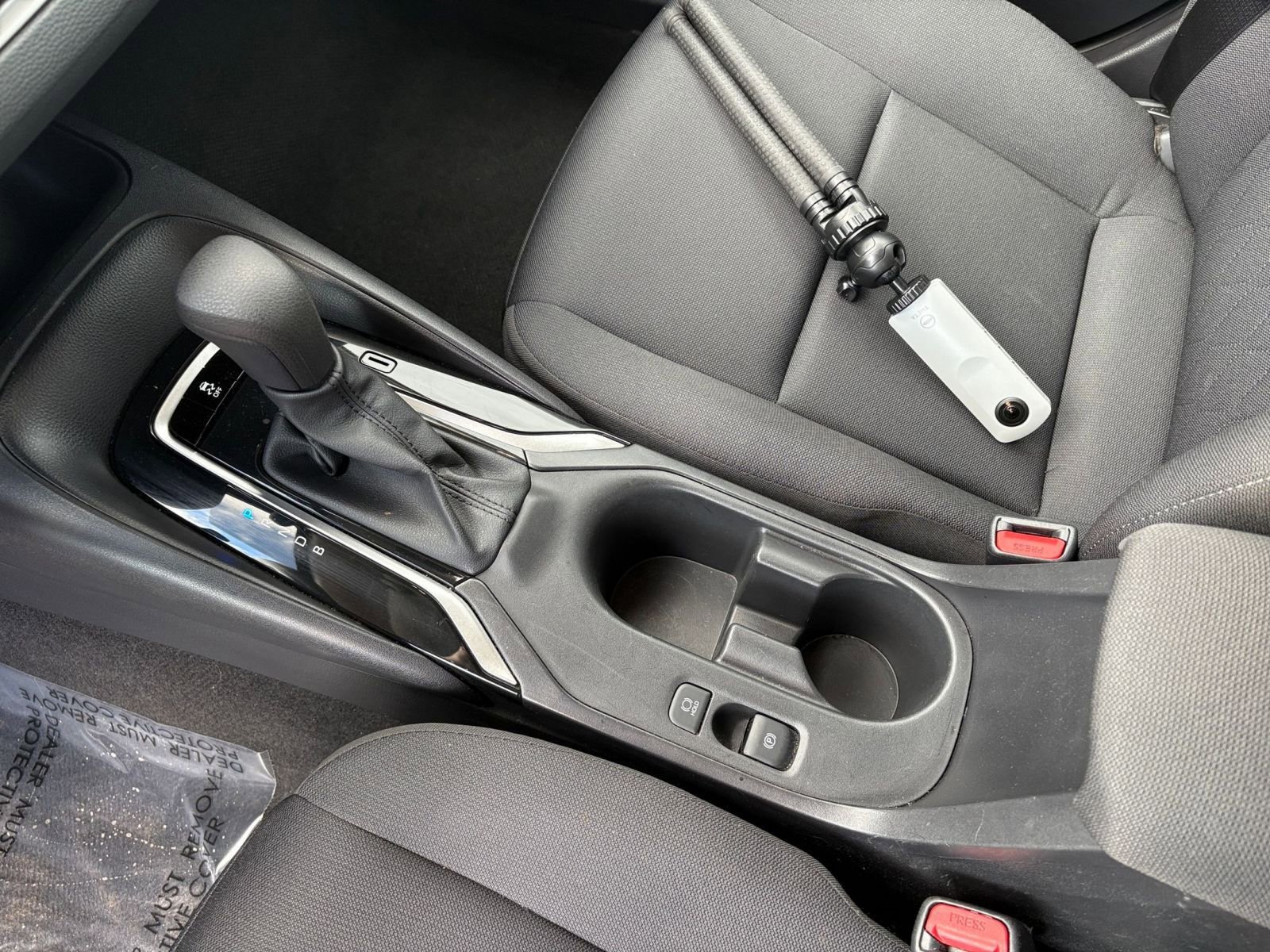 Used 2025 Toyota Corolla LE image 41