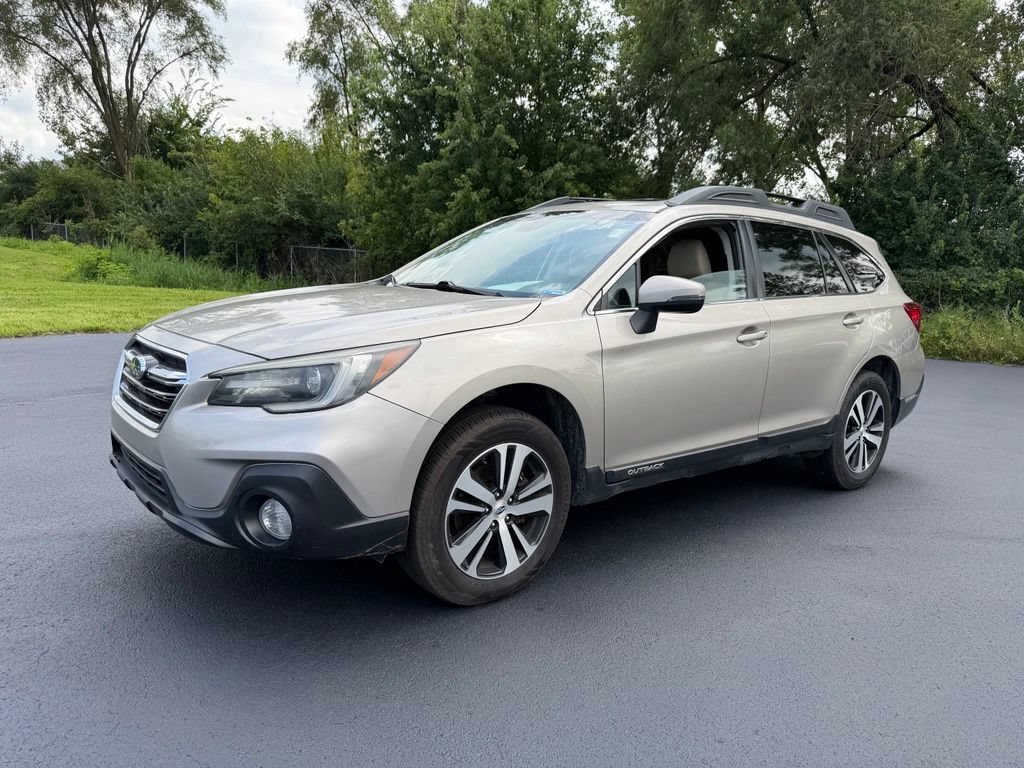 Used 2019 Subaru Outback 2.5i Limited AWD/4WD image 3