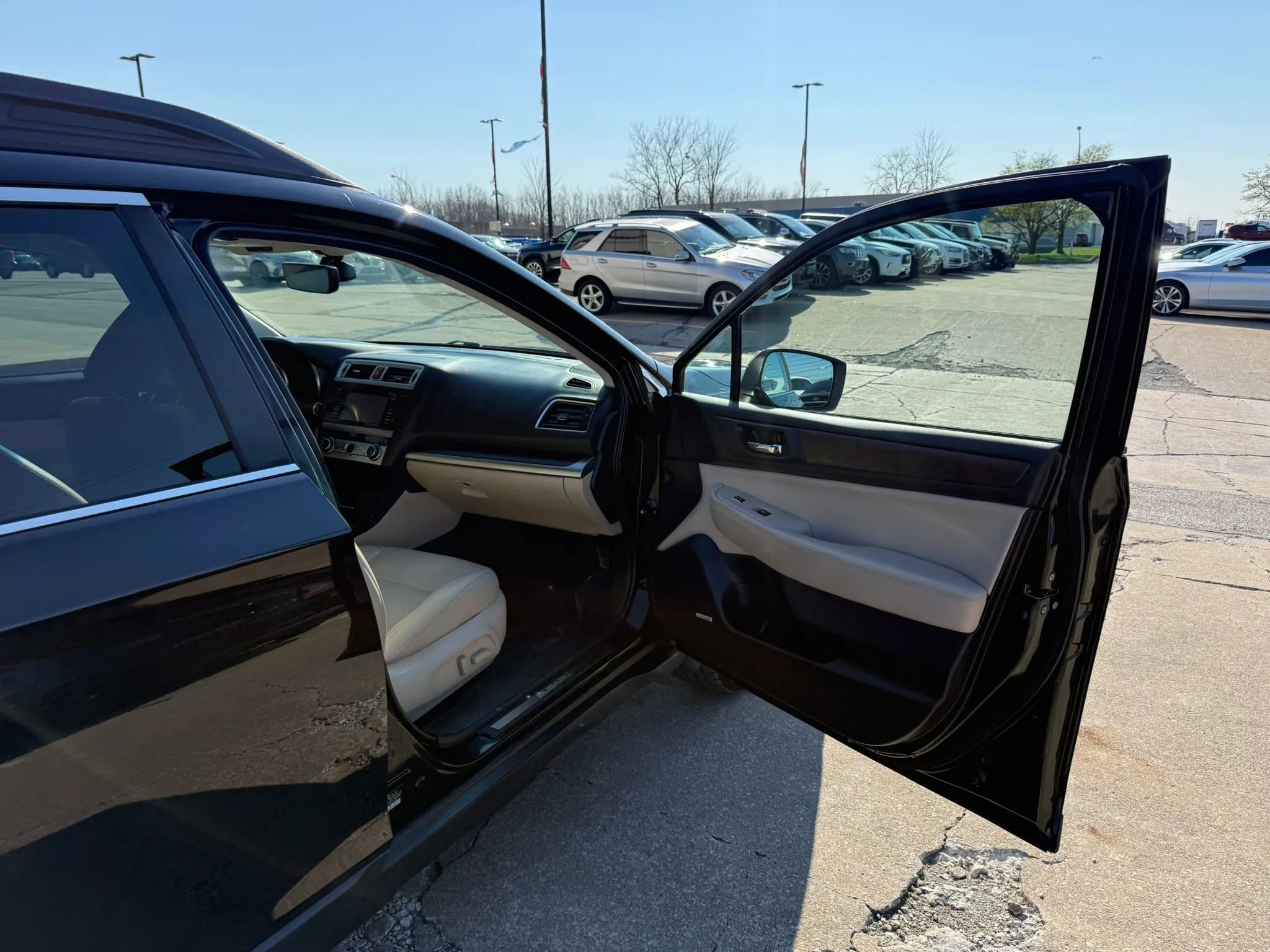 Used 2017 Subaru Outback 2.5i Limited AWD/4WD image 28