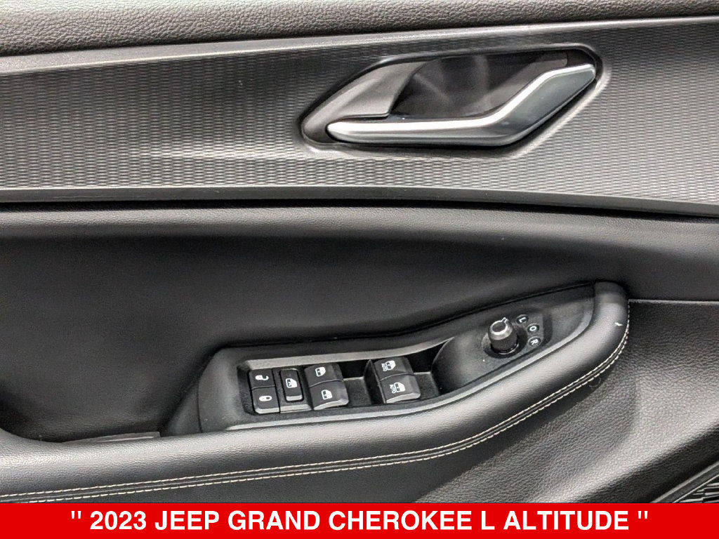 Used 2023 Jeep Grand Cherokee L Laredo AWD/4WD image 15