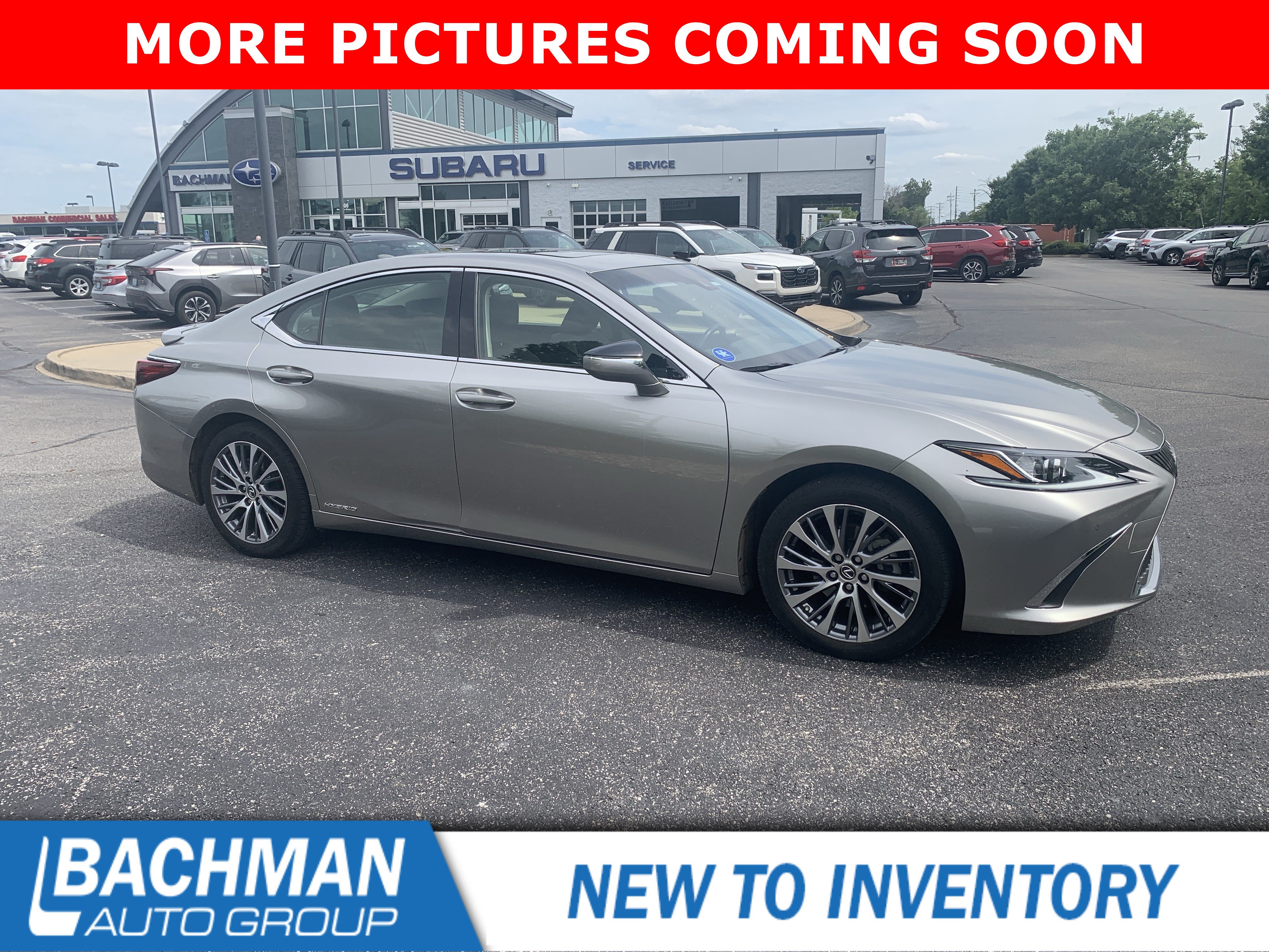 Used 2019 Lexus ES 300h w/ Premium Package FWD image 2