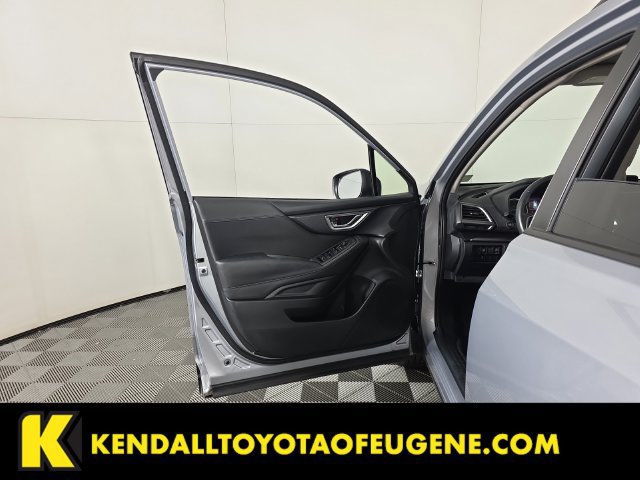 Used 2023 Subaru Forester Premium AWD/4WD image 22