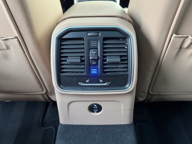 Certified 2022 Porsche Macan S AWD/4WD image 35