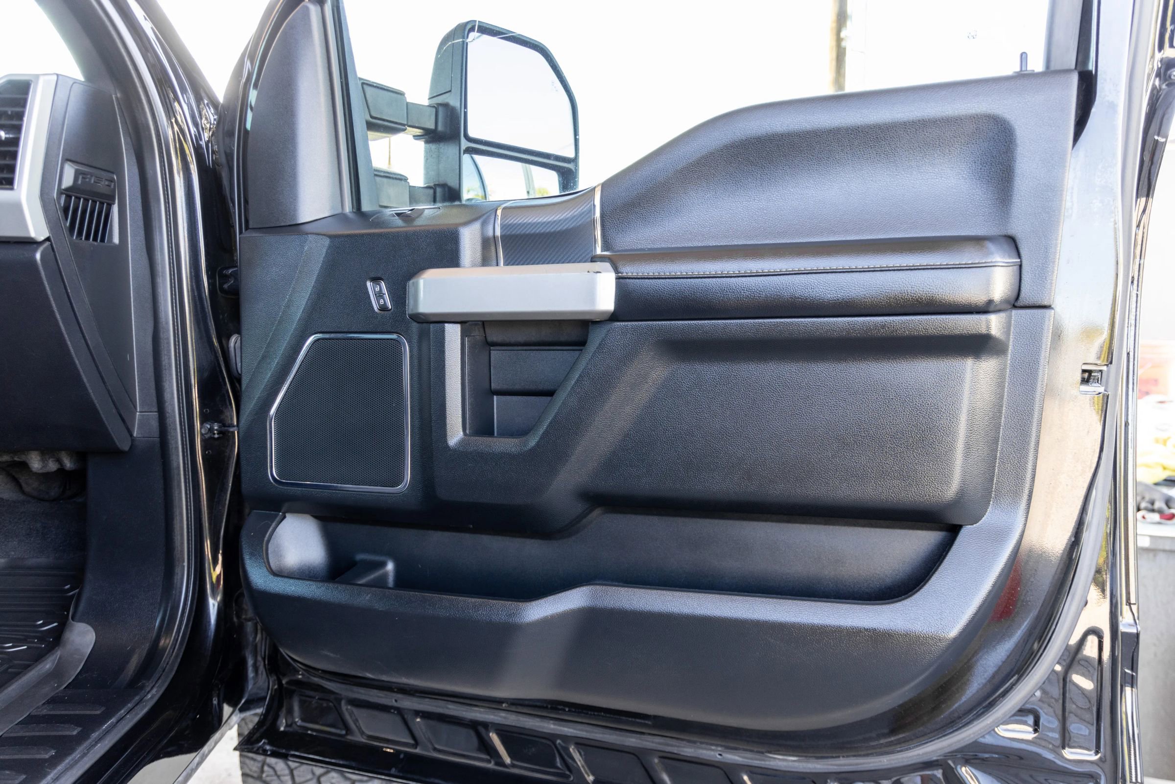 Used 2020 Ford F150 Lariat w/ Equipment Group 502A Luxury image 16