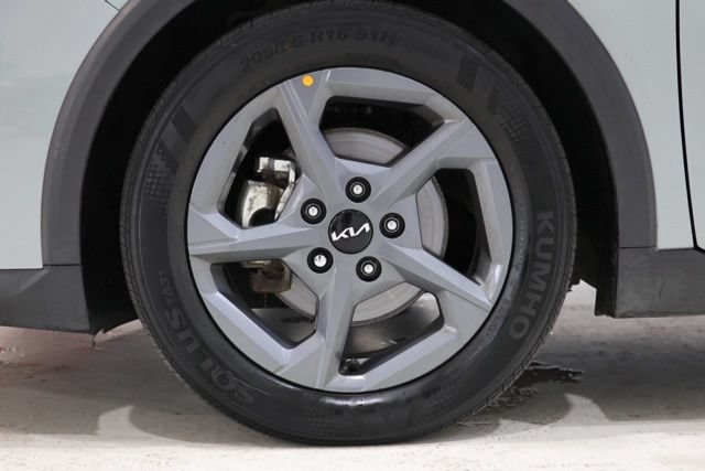 Used 2025 Kia K4 FWD image 11