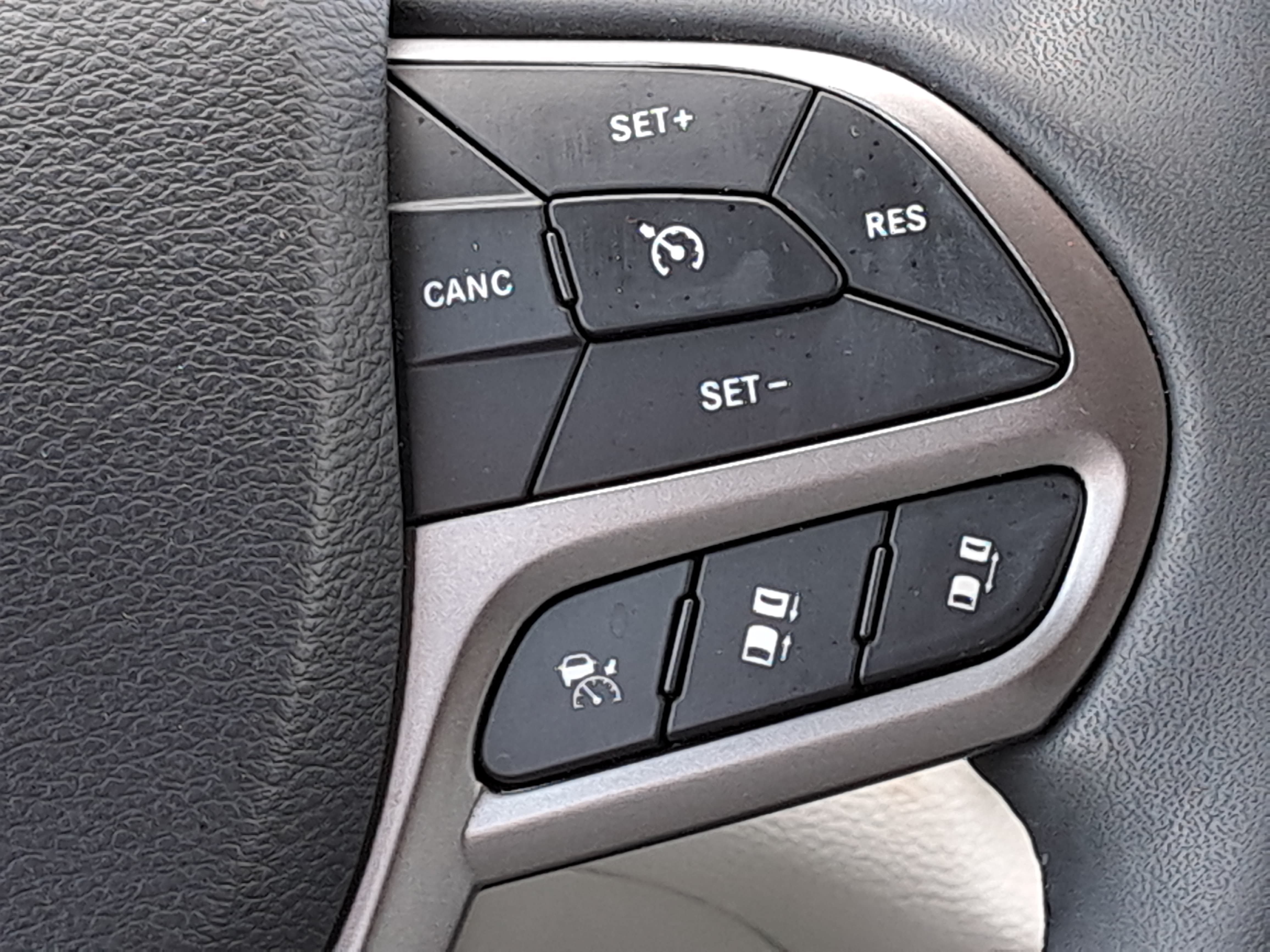 Used 2021 Jeep Cherokee Limited w/ Elite Package FWD image 18