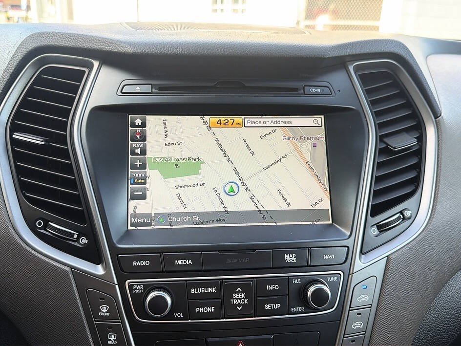 Used 2018 Hyundai Santa Fe FWD w/ Cargo Package image 11