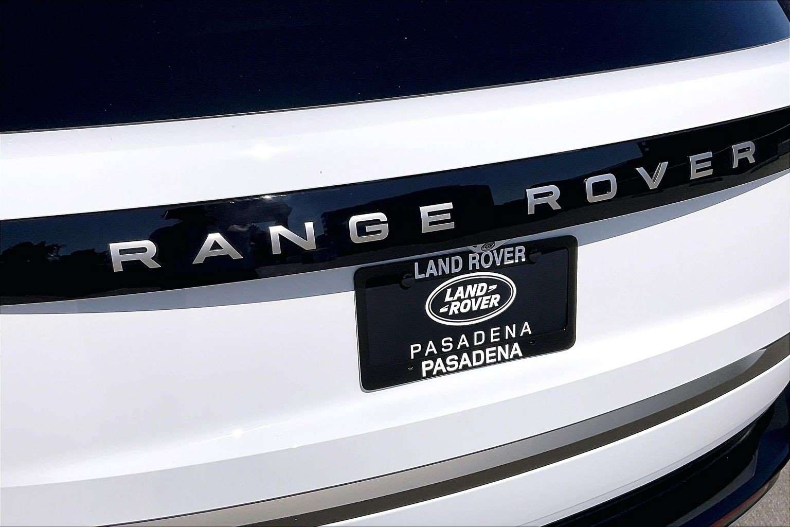 New 2026 Land Rover Range Rover Long Wheelbase SE AWD/4WD image 9