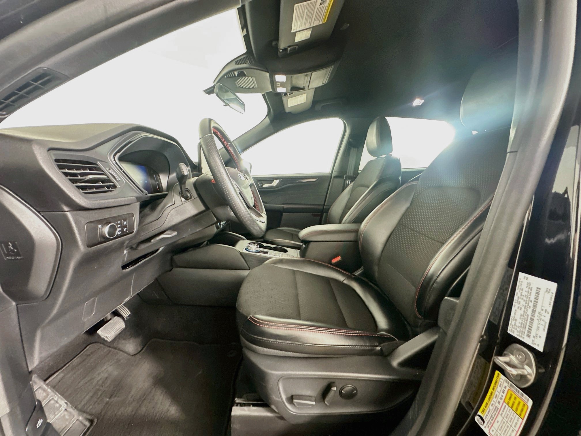 Used 2025 Ford Escape ST-Line FWD image 13