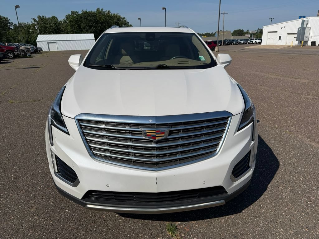 Used 2017 Cadillac XT5 Platinum w/ Driver Assist Package AWD/4WD image 4