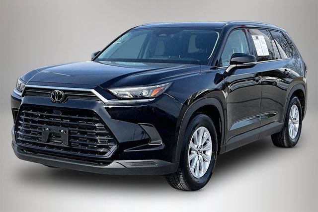 Used 2024 Toyota Grand Highlander XLE image 2