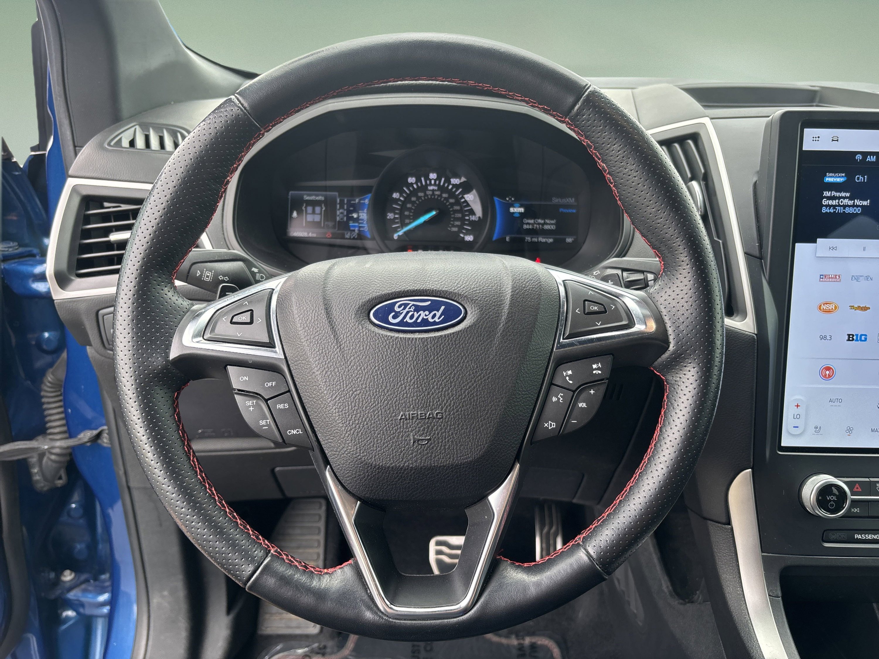 Used 2022 Ford Edge ST-Line w/ Class II Trailer Tow Package image 3