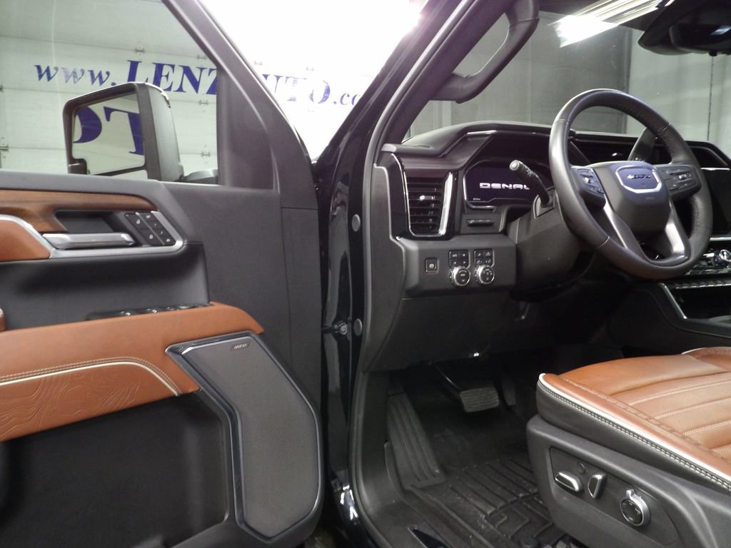 Used 2025 GMC Sierra 2500 Denali Ultimate AWD/4WD image 54