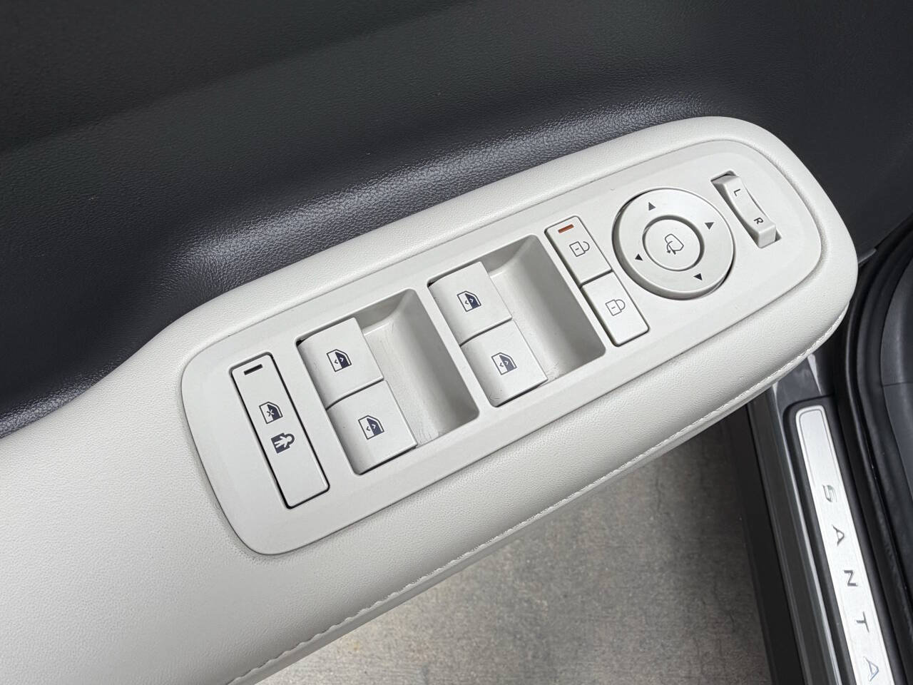 Used 2024 Hyundai Santa Fe Calligraphy AWD/4WD image 32
