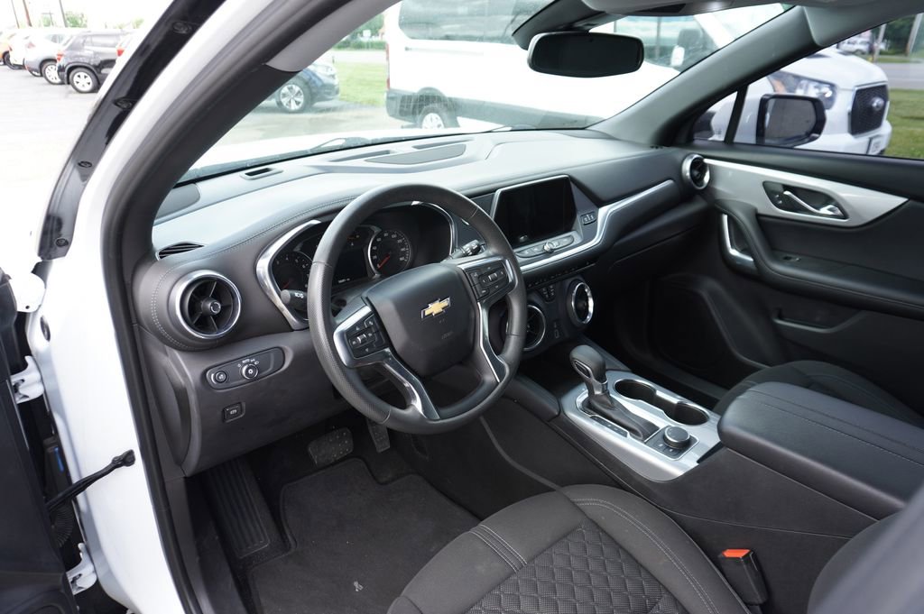 Used 2021 Chevrolet Blazer LT FWD image 3
