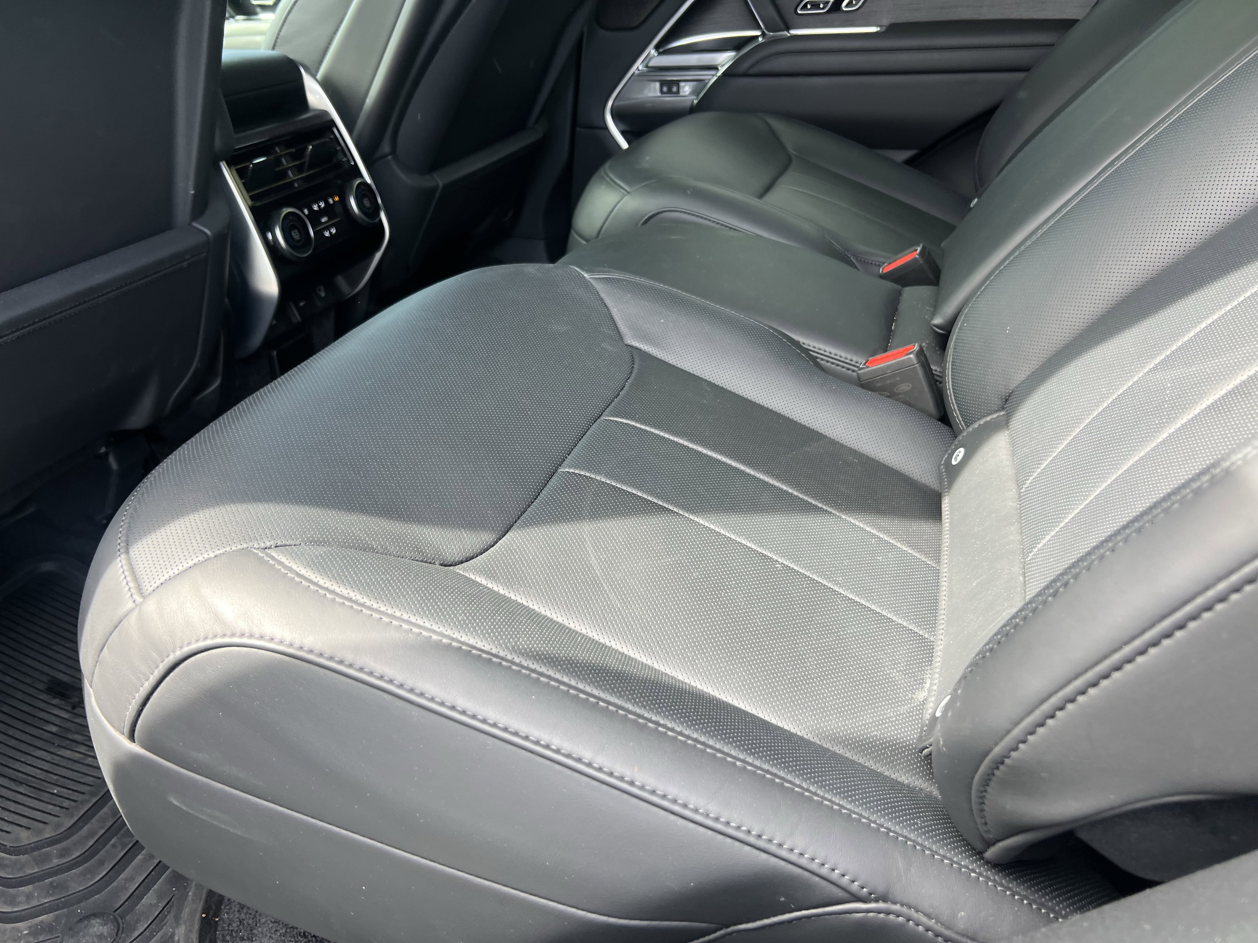 Certified 2024 Land Rover Range Rover Autobiography image 28