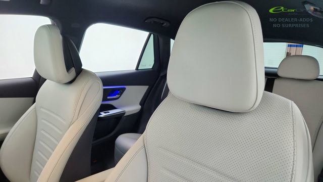 Used 2025 Mercedes-Benz GLC 350e 4MATIC w/ AMG Line image 35